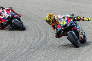 Bradl fährt bei Bagnaias Sieg an den Punkten vorbei