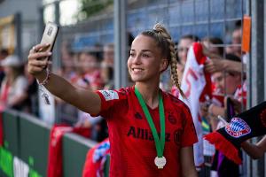 Nationalspielerin Gwinn bleibt den Bayern treu