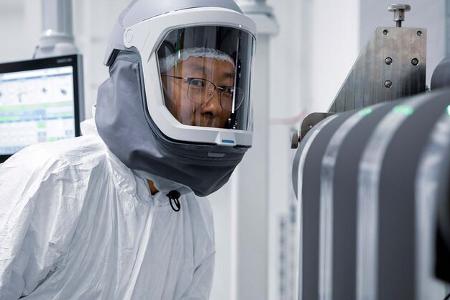 Mercedes eršffnet eCampus am Stammwerk Stuttgart UntertŸrkheim