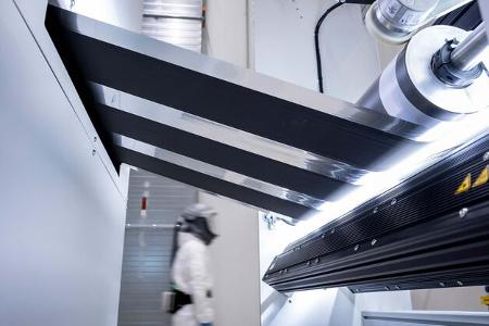 Mercedes eršffnet eCampus am Stammwerk Stuttgart UntertŸrkheim