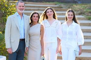 Spanische Königsfamilie legt sommerlichen Auftritt hin