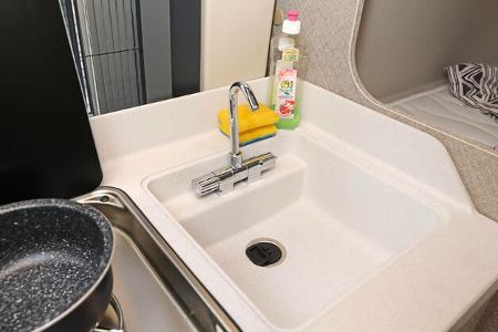 Vergleichstest Karmann vs LMC: Karmann Davis 600 LS Spülbecken