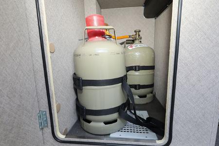 Vergleichstest Karmann vs LMC: Karmann Davis 600 LS Gasflaschen