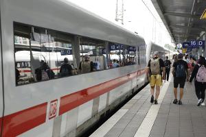 Viele Reisende, etliche Verspätungen: Bahn zieht EM-Fazit