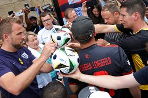 Royale Motivation: König Charles wünscht England "viel Glück"