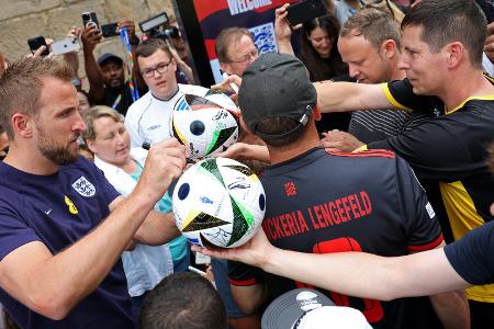 Royale Motivation: König Charles wünscht England 