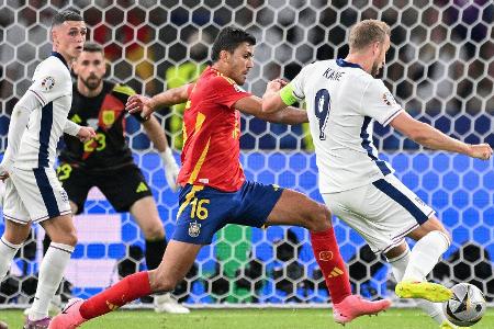 EM-Finale: Rodri verletzt ausgewechselt