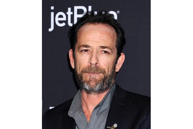 Shannen Dohertys Serienliebe Luke Perry (er spielte ihren Dauerfreund Dylan) war 2019 an den Folgen eines Schlaganfalls gestorben…