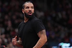 Braune Fluten: Drakes Villa ist überschwemmt