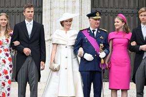 Royals am Nationalfeiertag: Elisabeth von Belgien glänzt in Pink
