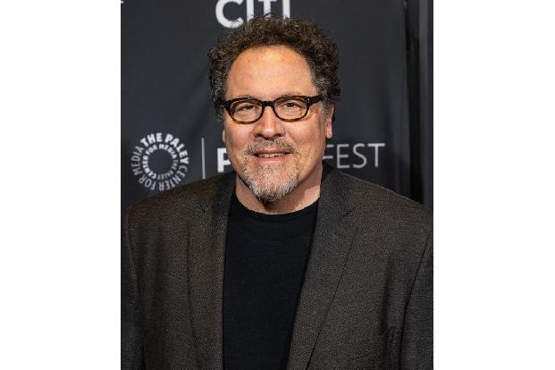 'Avengers'-Star Jon Favreau, der Biden offen dafür kritisiert hatte, noch einmal antreten zu wollen, lobte den Demokraten als 