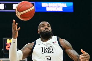 Olympia: Basketball-Superstar James trägt die Fahne der USA