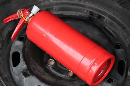 Bei diesen Dingen am Auto sollten Sie das Verfallsdatum im Blick haben