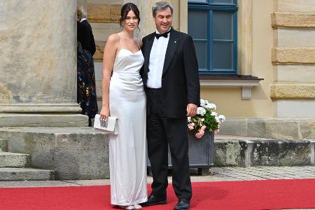 Bayreuther Festspiele: Markus Söder posiert mit Tochter Gloria-Sophie