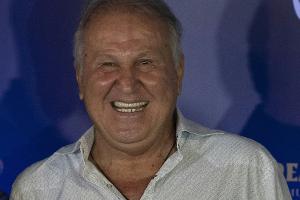 Brasiliens Fußball-Legende Zico in Paris bestohlen