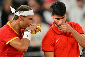 Umjubeltem Super-Doppel Nadal/Alcaraz glückt der Auftakt