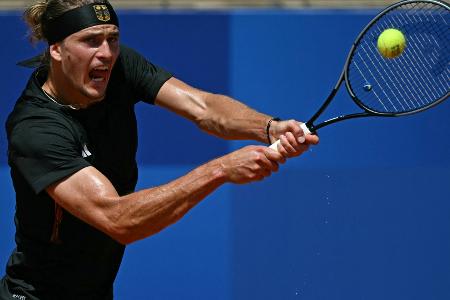 Zverev nach Anlaufproblemen im Viertelfinale