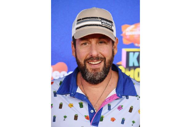 Er mag nicht jedermanns Geschmack sein, doch auch Adam Sandler gehört zu den Großverdienern in Hollywood. Ein dicker Netflix-Deal bescherte ihm so viel Geld, dass das Magazin 'Forbes' ihn letzten Somm ...
