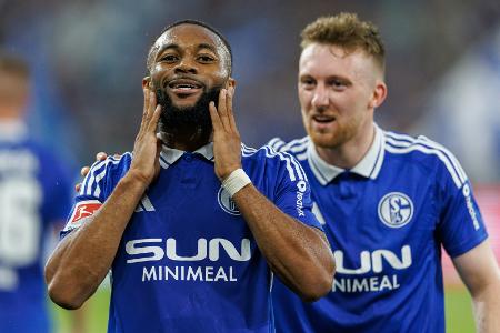 Schalke startet Aufstiegsmission mit klarem Heimsieg
