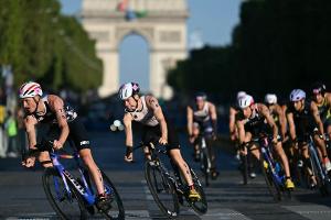 "Überragender Tag": Deutsche Triathlon-Staffel holt Gold