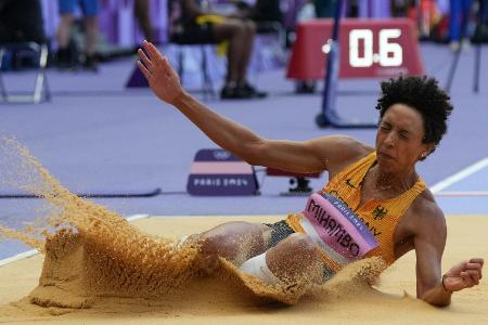 Nach zwei ungültigen Versuchen: Nervenstarke Mihambo im Finale