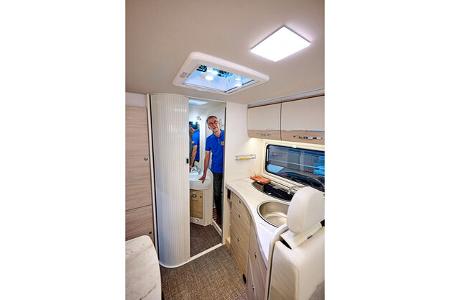 Eura Mobil Activa One 630 LS (2024) f