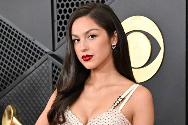 Olivia Rodrigo (Foto) und Ariana Grande teilten Postings von Kamala Harris, erstere ist vor allem von deren Einstellung zu legalen Schwangerschaftsabbrüchen beeindruckt.