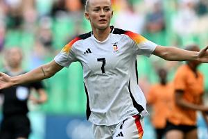 DFB-Frauen: Popp von Anfang an, Schüller bleibt auf der Bank