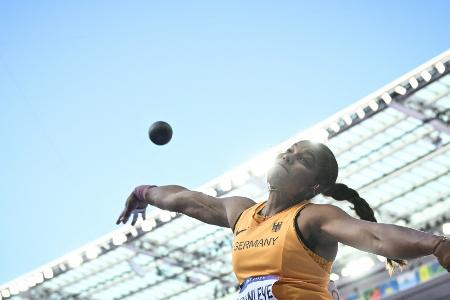 Kugel-Sensation: Ogunleye krönt sich zur Olympiasiegerin