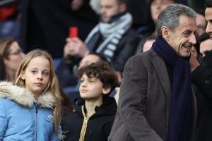 Pferde, Pferde, Pferde: Giulia Sarkozy reitet in die Öffentlichkeit