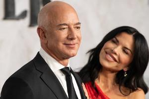 Jeff Bezos und Lauren Sanchez: Jacht-Urlaub mit berühmten Gästen