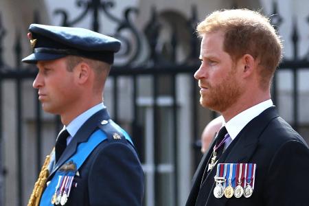 Möchte Prinz William Bruder Harry nicht bei der Krönung sehen?
