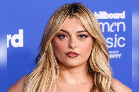 Bebe Rexha erhebt schwere Vorwürfe gegen Flughafenmitarbeiter