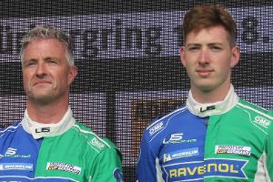 Cora Schumacher kein Thema: Ralf und David Schumacher feiern Renn-Sieg