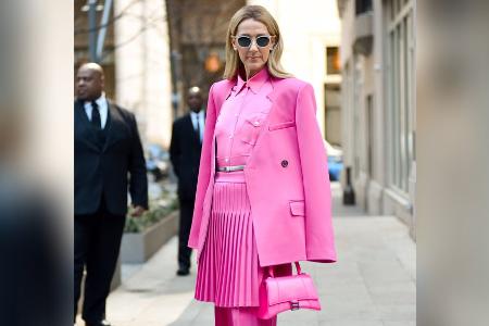 Kurz und lang: Plisseeröcke feiern diesen Sommer ihr Trend-Comeback