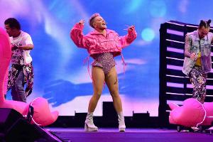 Noch mehr Starpower: Demokraten-Parteitag endet mit Pink