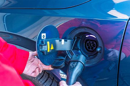 Volvo XC90 Recharge T8 AWD, Ladebuchse