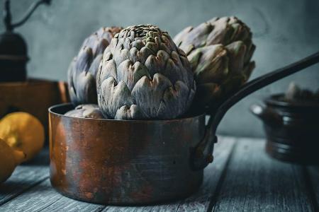 Artischockenwasser bei Blähbauch: Was bringt der Trick?
