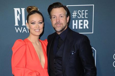 ...Olivia Wilde und Jason Sudeikis gab es ein Missverständnis wegen eines Tierheimhundes. Das Schauspielerpaar hatte ihn gemeinsam adoptiert, sich dann aber 2020 getrennt. Olivias Nanny behauptete dan ...