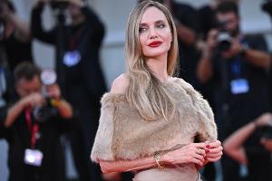 Angelina Jolie überrascht in Venedig mit Verletzlichkeit