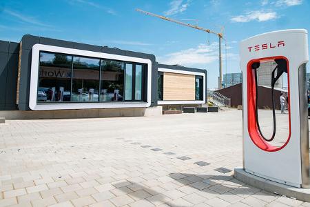 06/2022, Tesla Supercharger Ladepark BK World Endsee