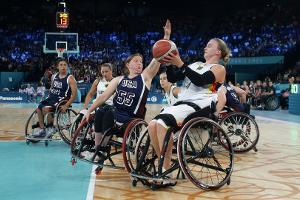Rollstuhlbasketballerinnen verpatzen Start gegen die USA