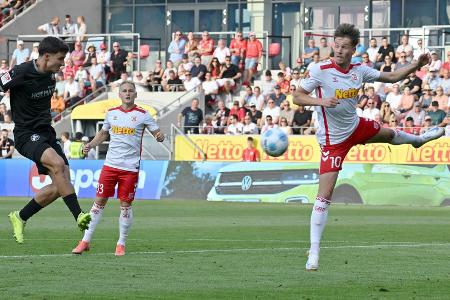 Fürth besiegt Regensburg und bleibt ungeschlagen