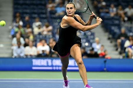 Sabalenka müht sich ins Achtelfinale der US Open