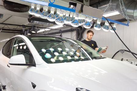 07/2024 ADAC Hitzezest Tesla Model Y Sommer Temperatur Klimaanlage