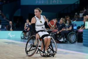 Rollstuhlbasketballerinnen feiern ersten Sieg