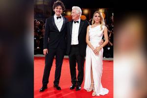 Richard Gere strahlt mit Sohn Homer und seiner Ehefrau in Venedig