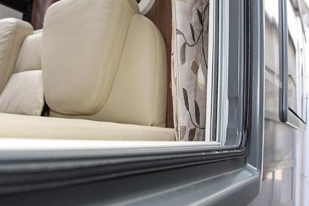 Wohnmobil-Fenster