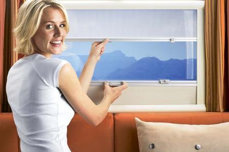 Gegenläufige Rahmenrollos dämmen gut und sind einfach bedienbar