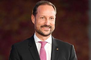 Kronprinz Haakon bejubelt norwegische Athleten in Paris